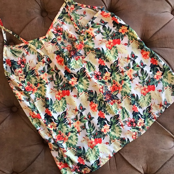 Tropical flowy tank - Picture 3 of 3